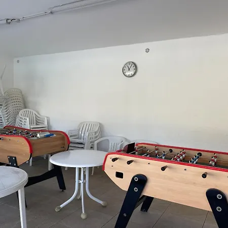 Dans Belle 6 Personnes Piscine Et Tennis *