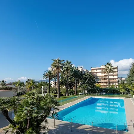Dans Belle 6 Personnes Piscine Et Tennis Antibes